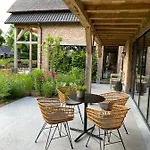 Glundr! Hotel *