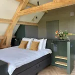 Glundr! Hotel *